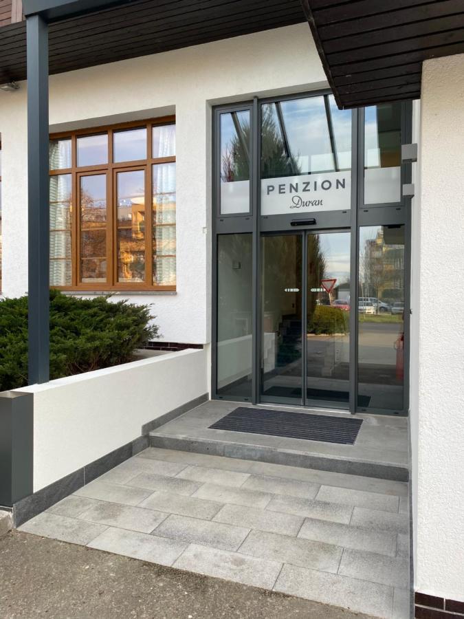 Duran Penzion Hradec Králové Exteriör bild